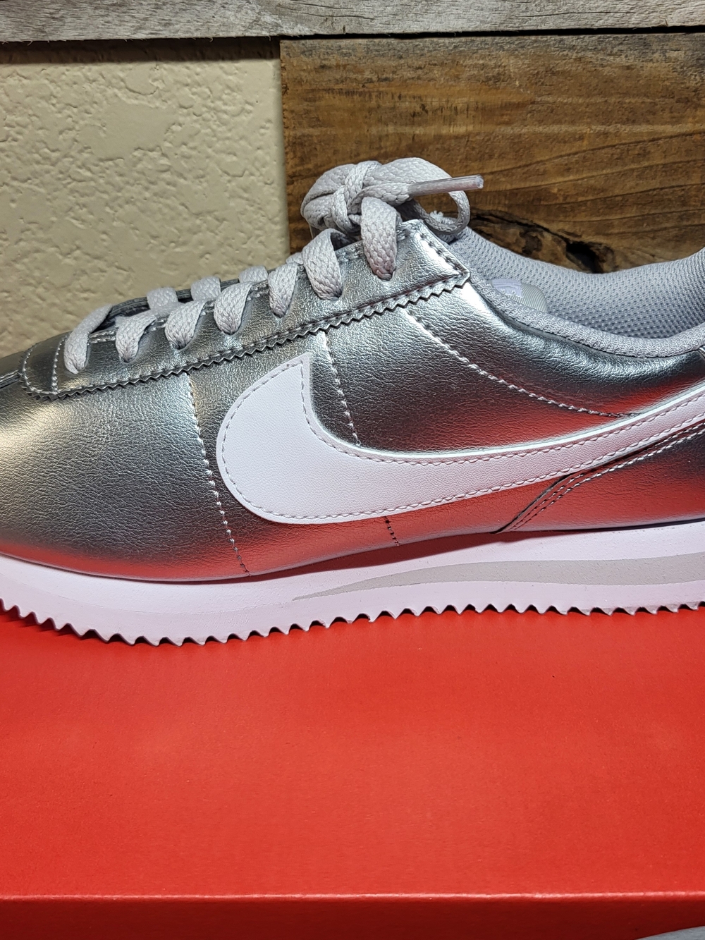 *NEW* Nike Women's Cortez Metallic Silver/White-Grey Fog Sneakers Shoes Size 6.5